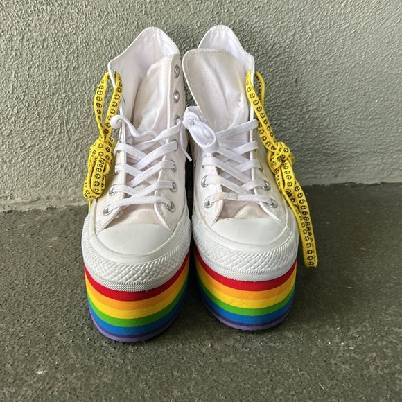 Converse  X Miley Cyrus Pride Platform Happy Hippie Chuck Taylor All Star Shoes - Picture 2 of 14